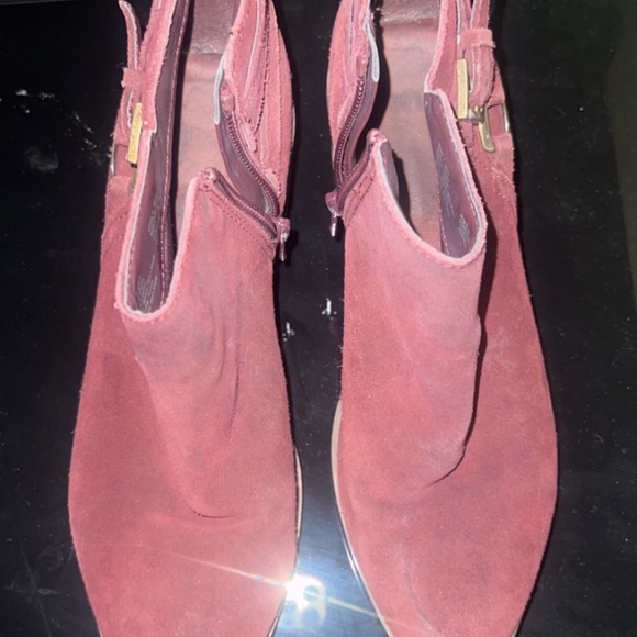 Red Boots - Picture 2 of 3